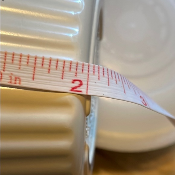 Tupperware White Cookware Set with Ridged Texture - Picture 5 of 6